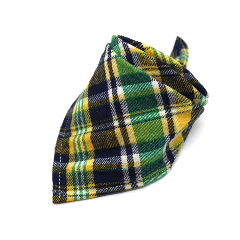 Cotton flannel baby plaid to increase triangle scarf Cotton flannel baby plaid to increase triangle scarf